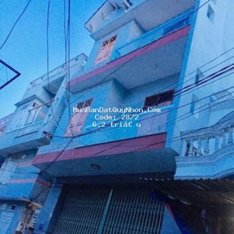 1 trệt 2 lầu  dt 95m2