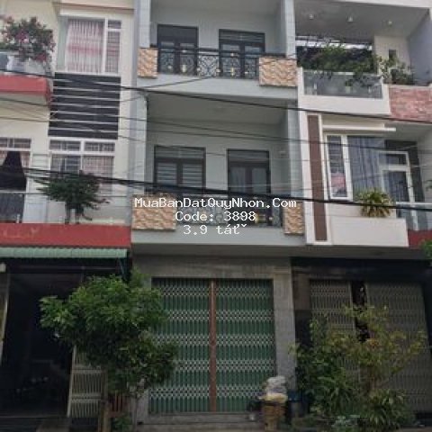 Bán lỗ nhà 124m2 mặt đường lớn