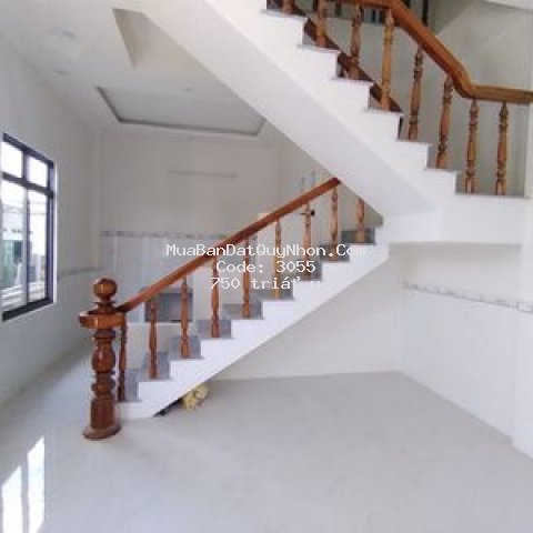 Bán nhà 1 mê mới ngay ngã 3 phú tài giá 750 triệu Bán nhà 1 mê mới ngay ngã 3 phú tài giá 750 triệu
