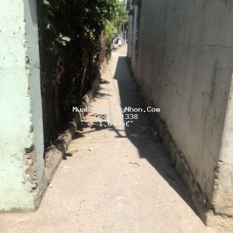 Bán nhà hẻm rộng và cạn đường thành thái giá rẻ Bán nhà hẻm rộng và cạn đường thành thái giá rẻ
