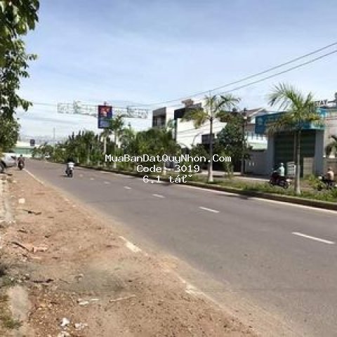 Bán nhà mặt tiền đường thanh niên