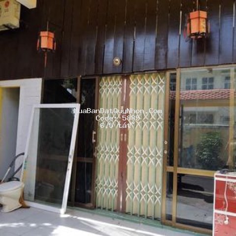 Bán nhà mặt tiền thoáng mát