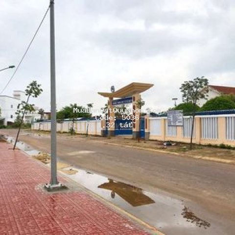 Cần bán lô đất đối diện trường học