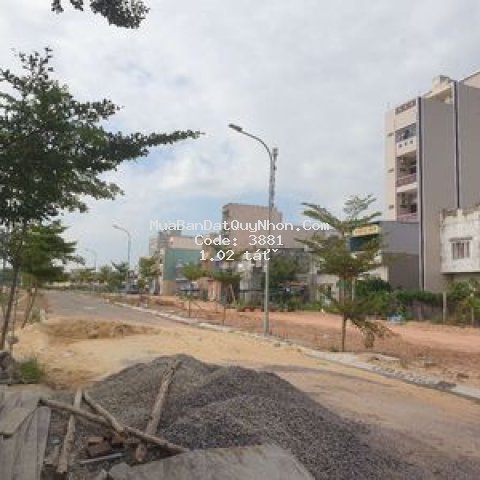 đất đông bàn thành phân khu f gần quốc lộ