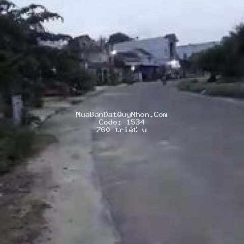 đất ngay công viên đường nhựa , cách qlo 1a 100m