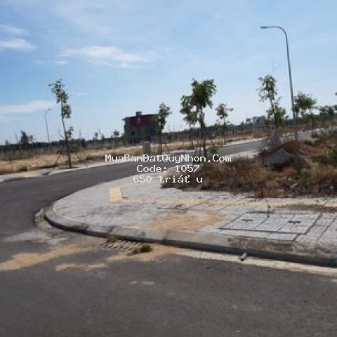 đất ngay trung tâm t.p,biển,sổ lâu dài,650 triệu