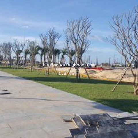 đất thổ cư có hồ bơi gần biển nhơn lý,quy nhơn80m2