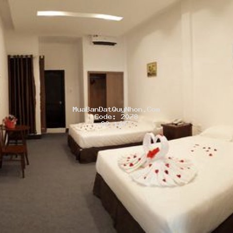 Khách sạn trung tâm tp quynhơn 550m2 n10,25pn,5lau