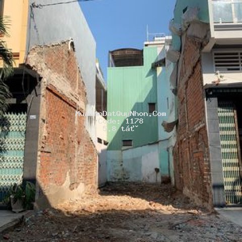 Lô đất cách biển 200m