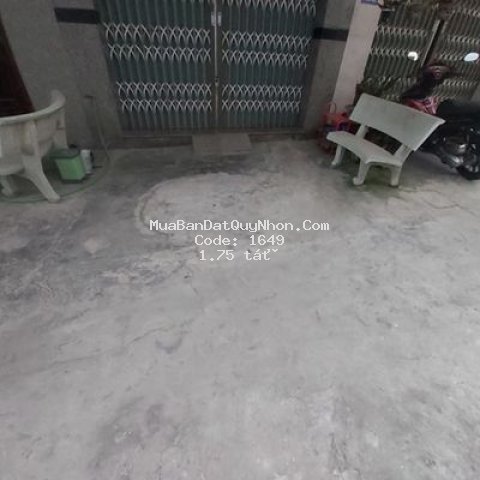 Nhà 1 mê hẻm 4m thanh niên. giá chỉ 1,750 Nhà 1 mê hẻm 4m thanh niên. giá chỉ 1,750