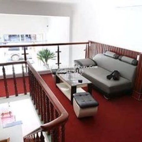 Nhà 1 mê rưỡi mặt tiền nguyễn thái học ,đông nam.
