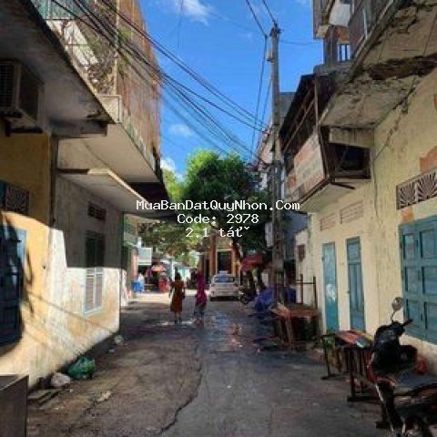 Nhà 1 mê tôn lợp trung tâm thành phố