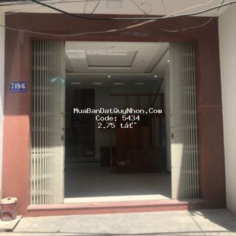 Nhà 1 trệt, 2 lầu