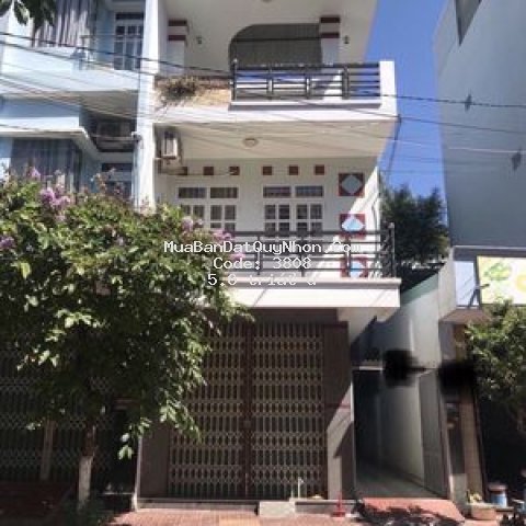 Nhà 2 mê đường nguyễn thị minh khai thành
