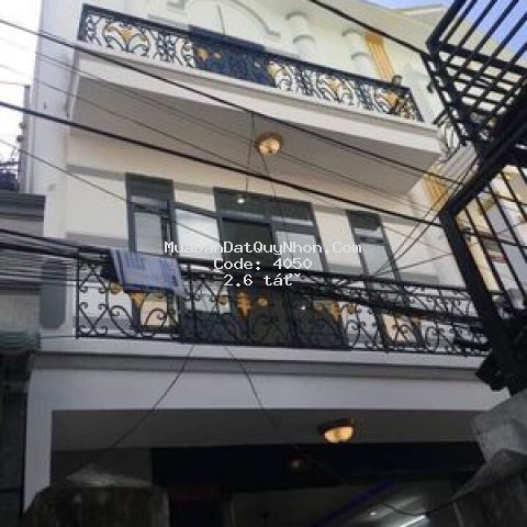 Nhà hẽm qn