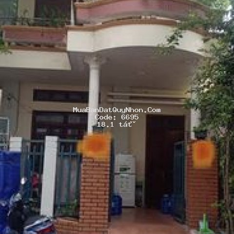 Nhà mặt phố ngay trung tâm giá rẻ
