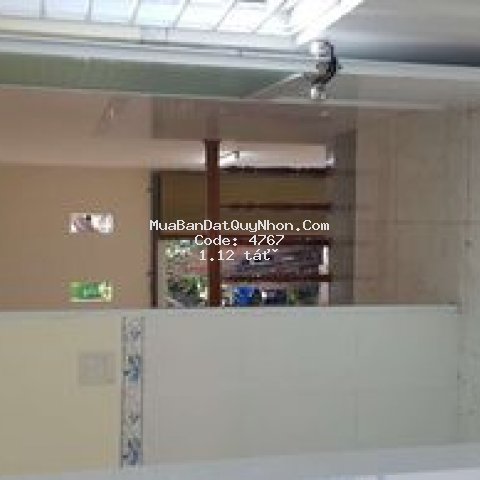 Nhà ôm cua 2 mặt hẻm  rộng tháp đôi