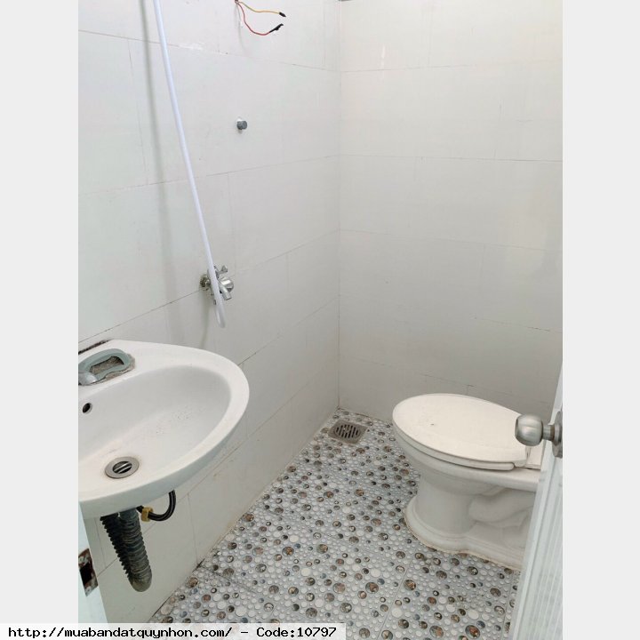 B án nhà hẻm Trần Hưng Đạo_Quy Nhơn, dt 40m, giá rẻ 1 tỷ 580 có thương lượng nhẹ.