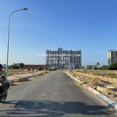 Bán đất đấu giá gần chung cư chợ dinh
