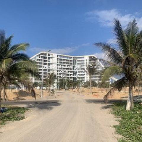 Bán đất luxcity ngay hồ bơi, đất lâu dài, giá 10tr