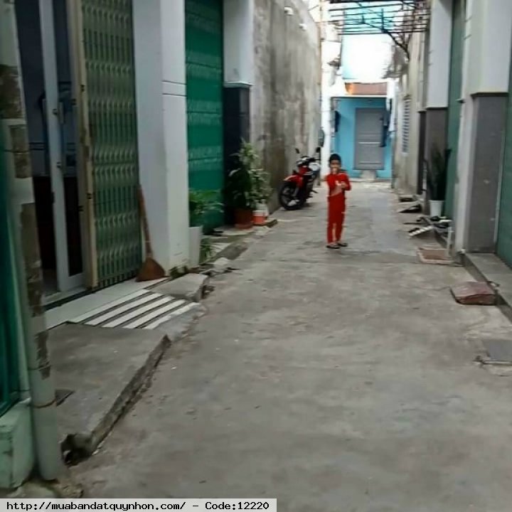 Bán đất tặng nhà cấp 4 hẻm rộng và cạn đường Phan Bội Châu  🌏Vị trí cách đường chính 27m. Gần các trung tâm tiện ích. Ôm cua 3 mặt hẻm rộng rãi Giá sập sàn 💰1tỷ3 lưu chủ cho khách thiện chí