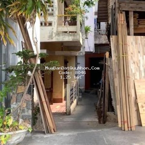 Bán gấp nhà trung tâm tp có sổ đỏ