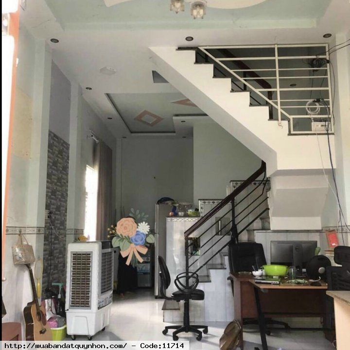 Bán nhà 1 mê hẻm Thanh Niên _tttp Quy Nhơn.DT: 40m2, ô tô đậu trước nhà Hương: Đông Nam 💰2tỷ400 (thương lượng)