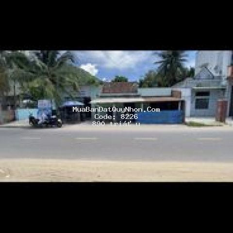 Bán nhà đối diện bưu điện và nhà hàng. gần trường
