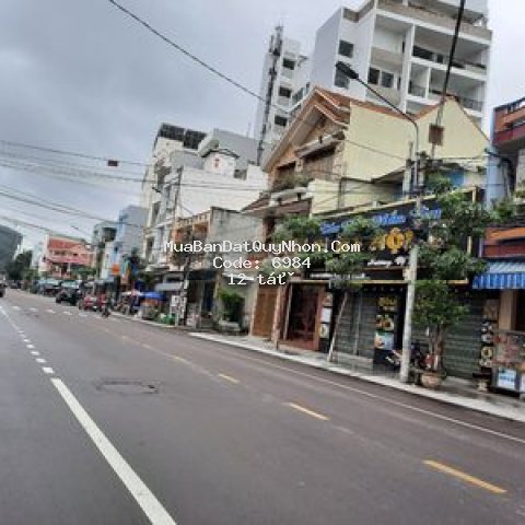 Bán nhà mặt tiền chương dương