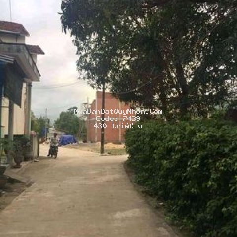 đất âu cơ 40m2 sổ đỏ.đường ô tô