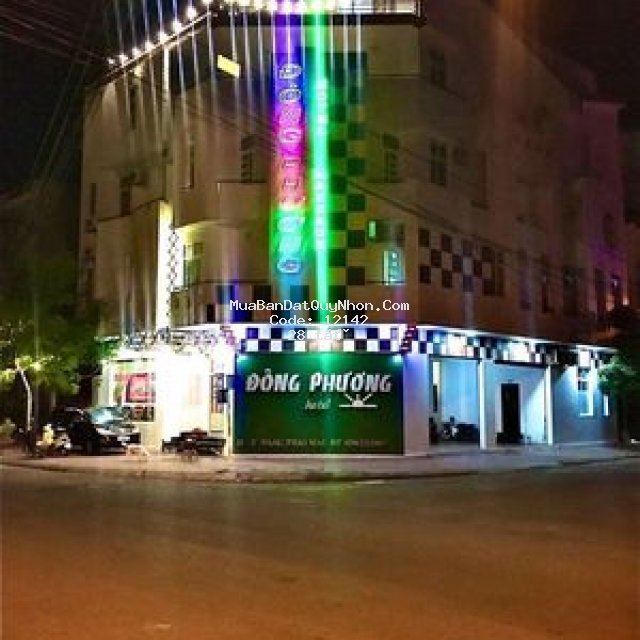 Khách sạn cao cấp. bán gấp