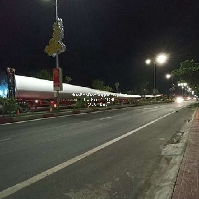 Nhà 4me , 118m2 , wieu biển , gần phố đi bộ ,..