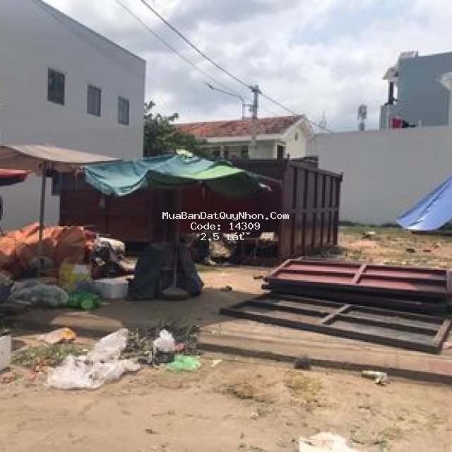 Bán đất mặt tiền chợ dinh đ huỳnh văn thống 82m2
