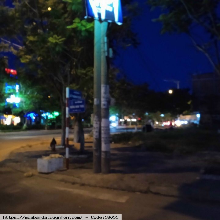 Bán đất view sông Hà Thanh_P Đống Đa_TP Quy Nhơn, nhìn qua Hoa Lư. - Diện tích: 40m2 ngang 4,3m - Pháp lý: sổ đỏ - Giá 2 tỷ 320 triệu.