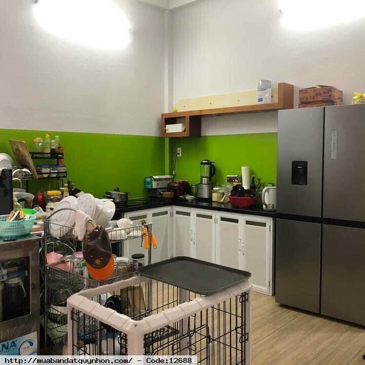 Bán hoặc cho thuê dài hạn căn nhà thuộc Phường Ngô Mây_Trung tâm TP Quy Nhơn - DIện tích: 165,9m2 ngang 6m62 nở hậu 6m74, Dtsd: 268,5m2 - Kết cấu: nhà 2 tầng, đầy đủ công năng, 