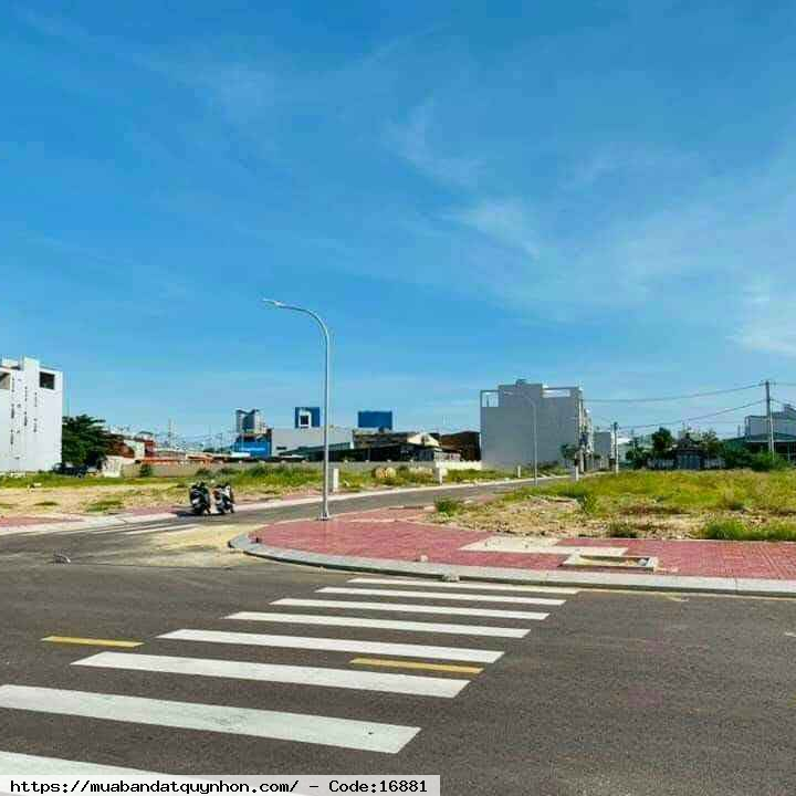 Bán lô đất 2 mặt tiền KV6 Nhơn Bình_P Nhơn Bình_TP Quy Nhơn - Diện tích: 100m2 - Giá bán: 2 tỷ 200 triệu - Pháp lý: sổ hồng