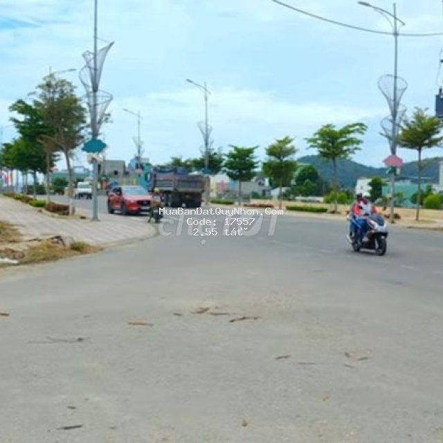 Bán lô đất mặt tiền đông nguyễn trọng trì