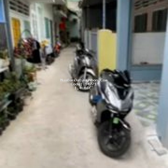 Bán nhà 2 tầng hẻm trần hưng đạo giá 1,4 tỉ