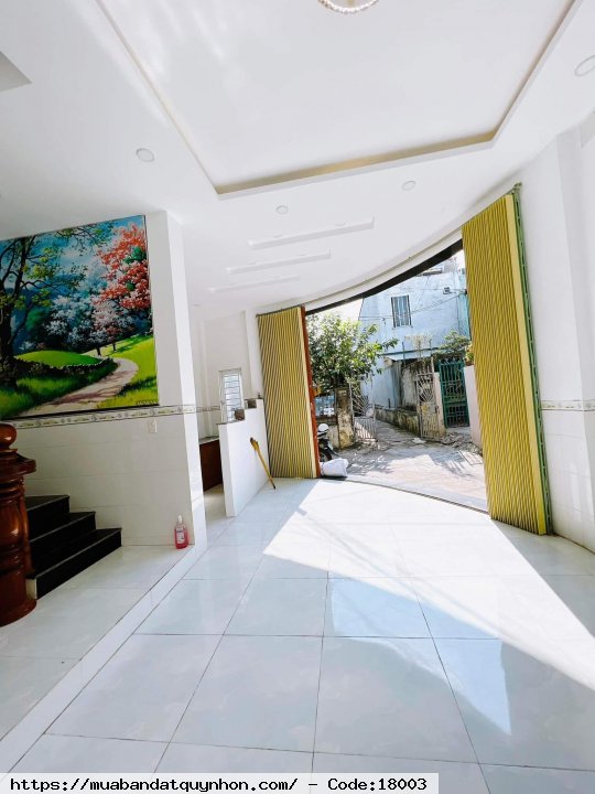 Bán nhà 2 tầng ôm cua 2 mặt hẻm đường Tây Sơn, phường Quang Trung, Tp. Quy Nhơn - Diện tích: 42m2 - Kết cấu: Nhà 2 tầng - Pháp lý : sổ đỏ - Giá: 1 tỷ 750 triệu 