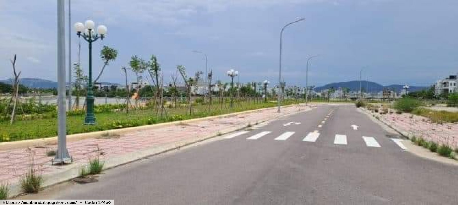 Bán nhà 3 tầng kiến trúc đẹp, 3pn, 3wc, giếng trời, hướng Đông Bắc, lộ giới 14m, giá bán 3 tỷ 450 triệu