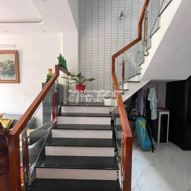 Bán nhà 3 tầng mặt tiền nguyễn thái học giá 21 tỉ
