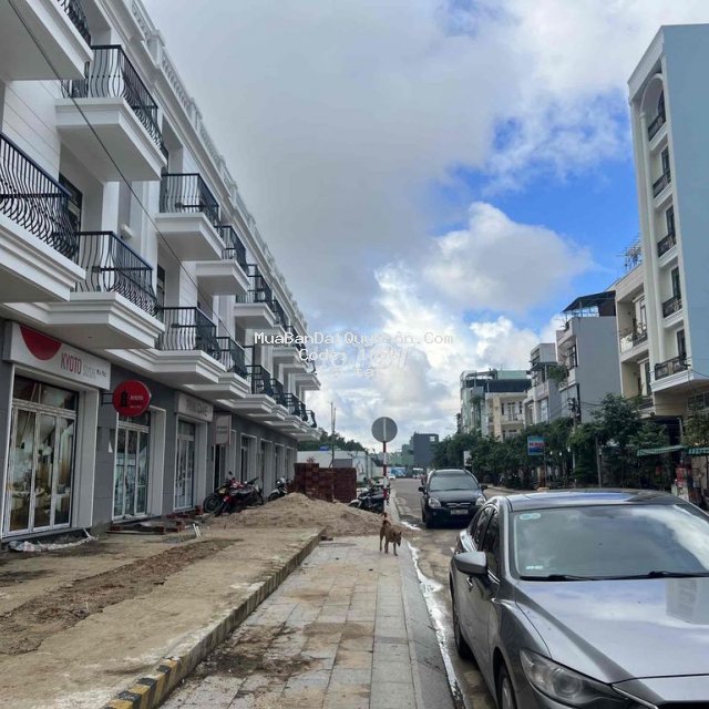 Bán nhà 4 tầng trung tâm quy nhơn 4.5 tỷ