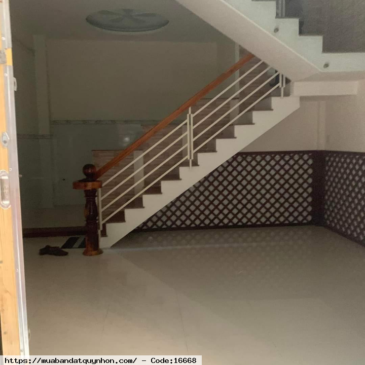 Bán nhà Giá  3,1 tỷ hẻm Nguyễn Huệ_P Trần Phú_TP Quy Nhơn - diện tích sử dụng 86m2 - Kết cấu nhà 2 tầng - Vị trí: nhà gần biển, gần chợ, gần biện viện, gần trường học