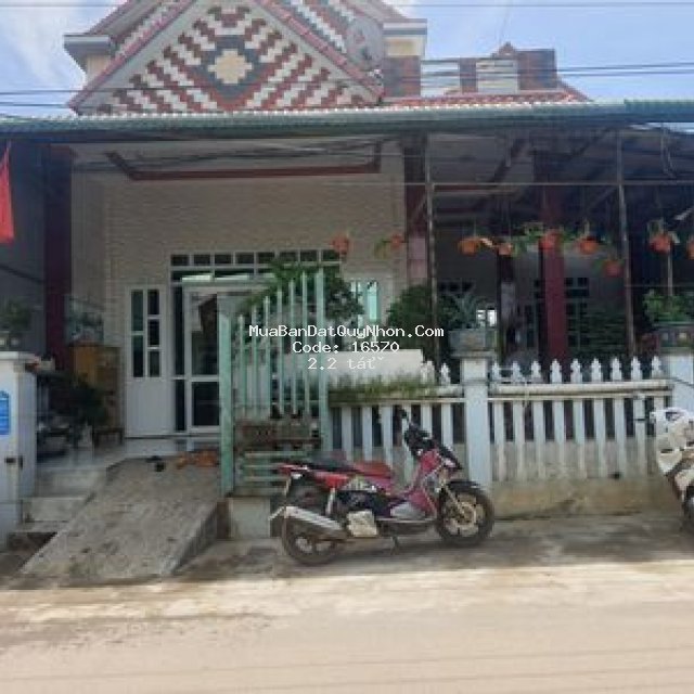 Bán nhà giá rẻ mt đường nhựa gần sát biển hoàinhơn