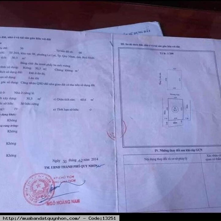 Bán nhà hẻm Phan Bội Châu_P Lê Lợi_Quy Nhơn Diện tích 30m2, diện tích sử dụng 60m2, vuông vức. - Kết cấu: nhà 1 mê đang trong giai đoạn hoàn thiện, thiết kế đầy đủ công năng. - Nhà 3 mặt hẻm, cách trục đường chính khoảng 27m. Hẻm rộng, cạn. - Gần chợ An P
