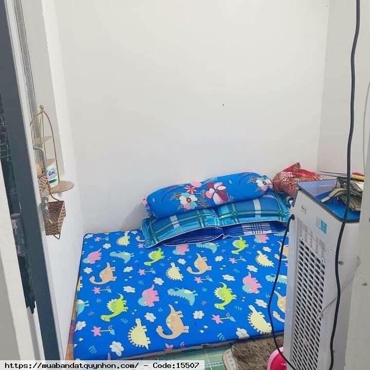 Bán nhà hẻm Vũ Bảo_P Ngô Mây_TP Quy Nhơn - Diện tích: 33,6m2 ngang 3,48m - Kết cấu: nhà mê lỡ đầy đủ công năng - Vị trí: nhà trung tâm TP, gần chợ, gần siêu thị, gần biển, gần trường... - Hướng: Tây Bắc - Giá bán 1 tỷ 700 triệu (thương lượng)