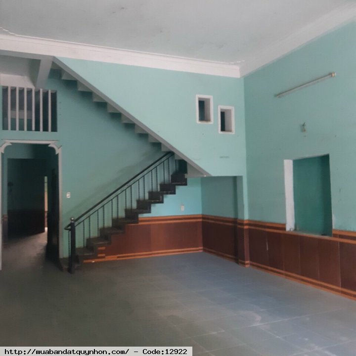 Bán nhà mặt tiền đường Hùng Vương_P Nhơn Phú_TP Quy Nhơn - Diện tích: 100m2 ngang 4,4m - Kết cấu: nhà 2 tầng, đầy đủ công năng. - Hướng: Chính Bắc  - Nhà gần chợ, gần trường, thuận tiện kinh doanh... - Lộ giới: 30m 💰3 tỷ 400 triệu (thương lượng)
