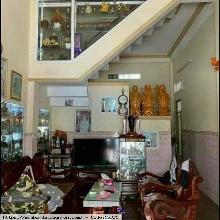 Bán nhà mặt tiền đường Lý Tự Trọng_P Lê Lợi_trung tâm TP Quy Nhơn. ❎Kết cấu 1 mê đầy đủ công năng, gồm 2pn, 2wc, pk, pb, pt, ban công.  💚 Vị trí: nhà gần biển, gần trường học, gần chợ...thuận tiện mọi nhu cầu. ✅Nhà dân xây kiên cố chắc chắn, khu an ninh 