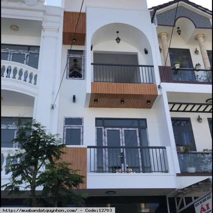 Bán nhà mặt tiền đường số 4 ngay cầu lê thanh nghị (gần tiêm chủng vắc xin) - Kết cấu: Nhà 3 mê nguyên gồm 1p khách, 1p thờ, 3p ngủ, 4 toilet - Lộ giới: 12m, vỉa hè 3,5m - Diện tích: 57,5m2 ngang 4m 💰 3 tỷ 600 triệu.