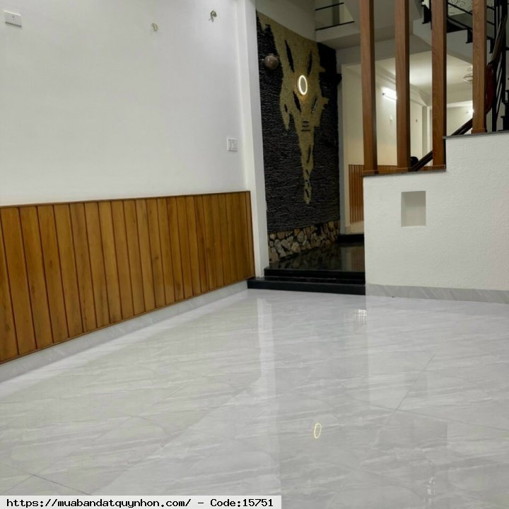 Bán nhà mặt tiền đường Tố Hữu_P Đống Đa_TP Quy Nhơn  - Diện tích 56m2 - Hướng: Đông Bắc  - Kết cấu: nhà 3,5 mê kiên cố, thiết kế hiện đại sang trọng, tủ bếp cao cấp  - Công năng đầy đủ gồm: 1 phòng khách, 1p sinh hoạt chung, 3p ngủ, 4 wc, 1 sân phơi - Giá